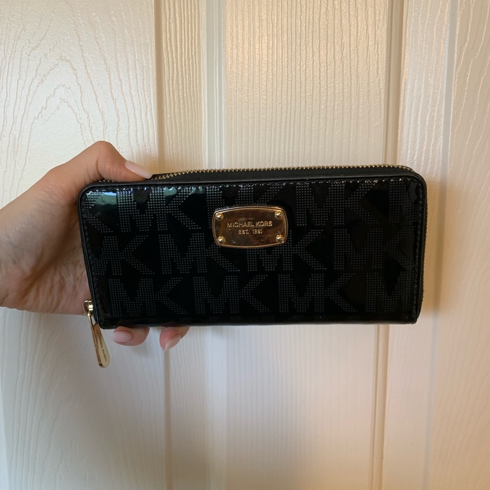 Black Michael Kors wallet